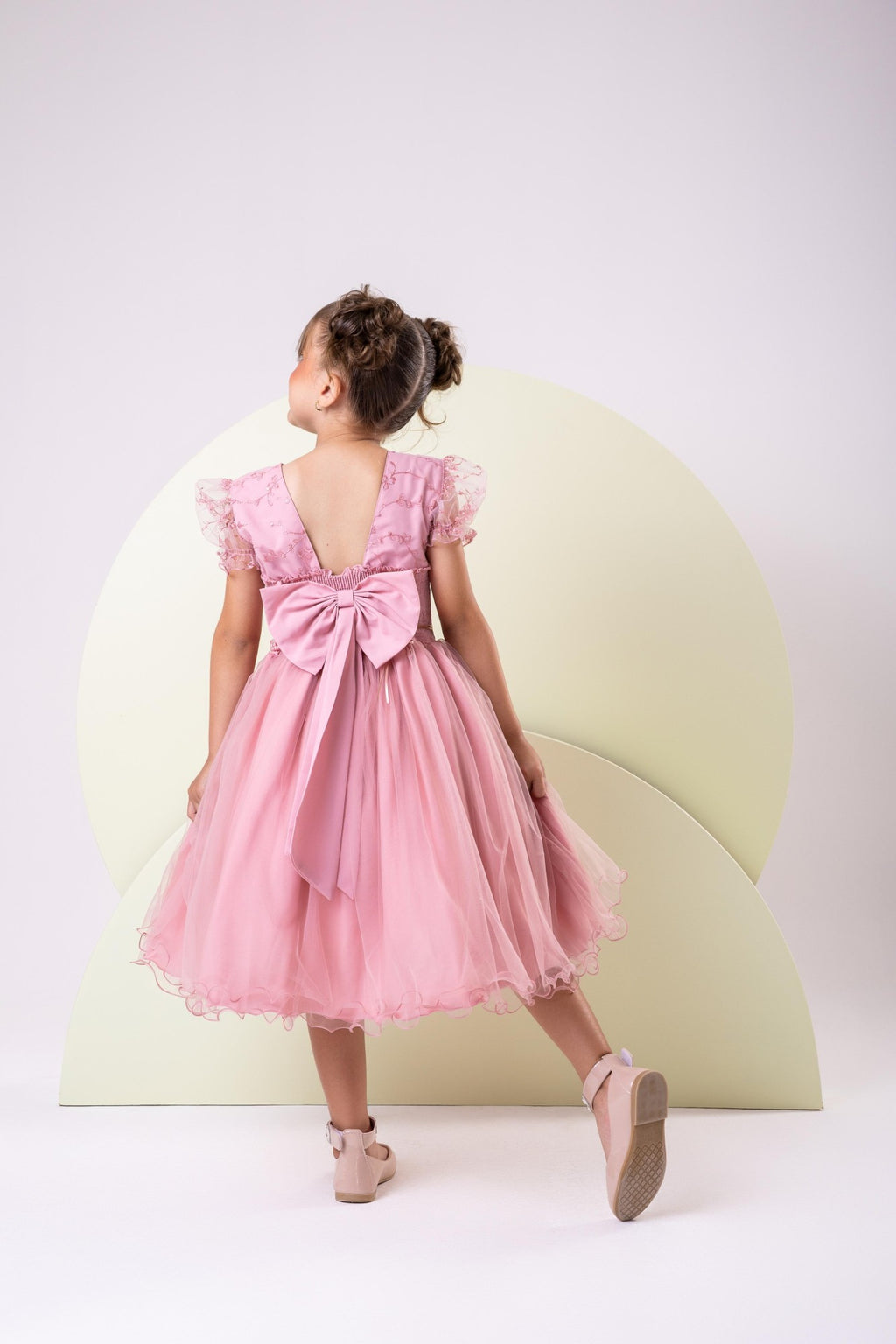 Vestido Infantil em Tafetá com Laço e Gola Redonda na Cor Rosa