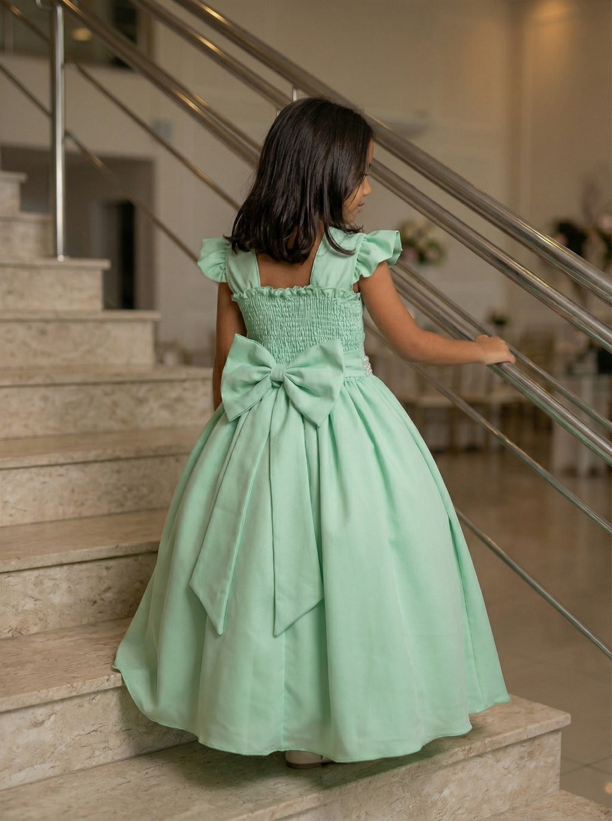 Vestido Longo Verde Oliva em Tecido 100% Poliéster com Babado Tule