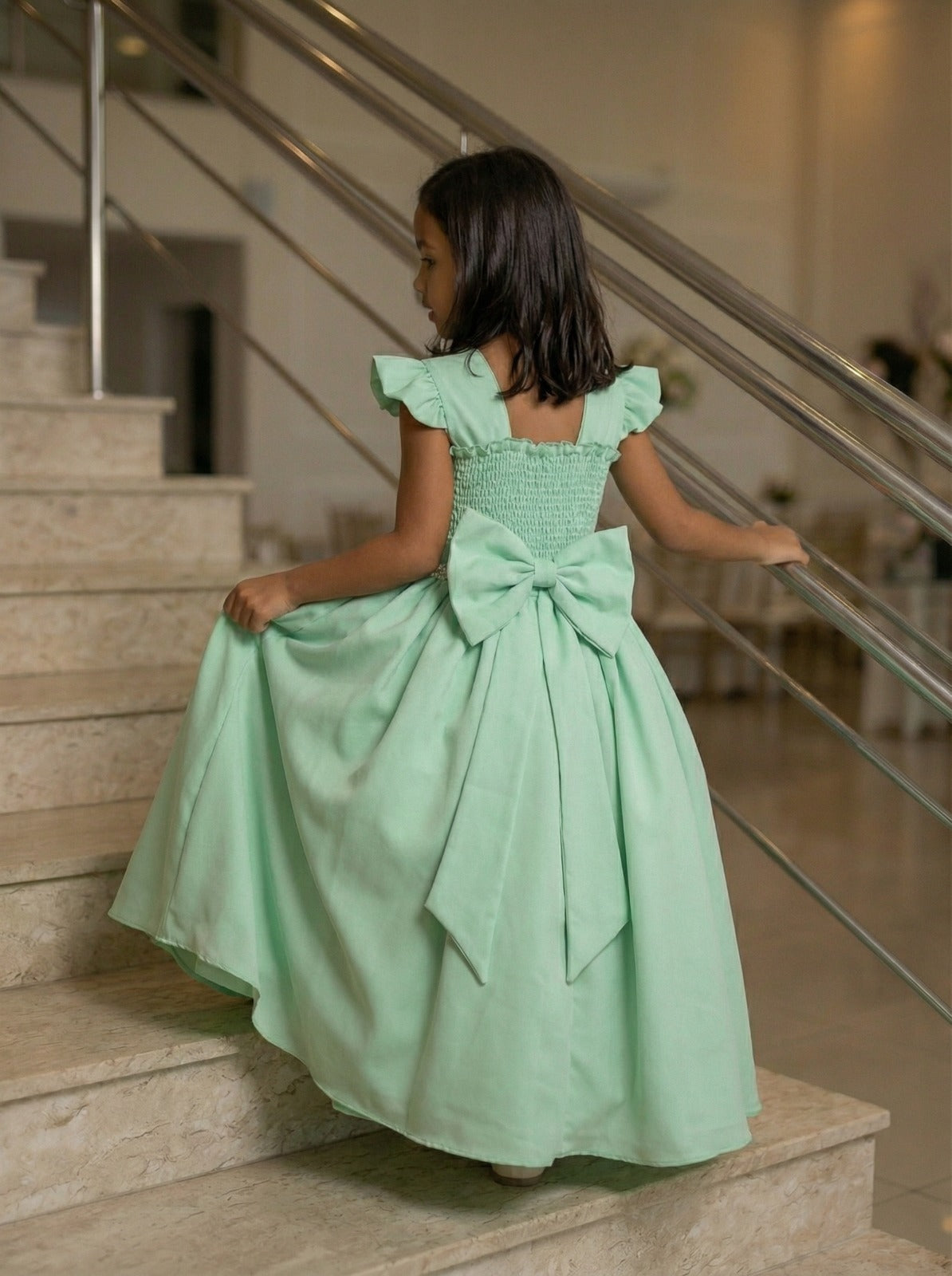 Vestido Longo Verde Oliva em Tecido 100% Poliéster com Babado Tule