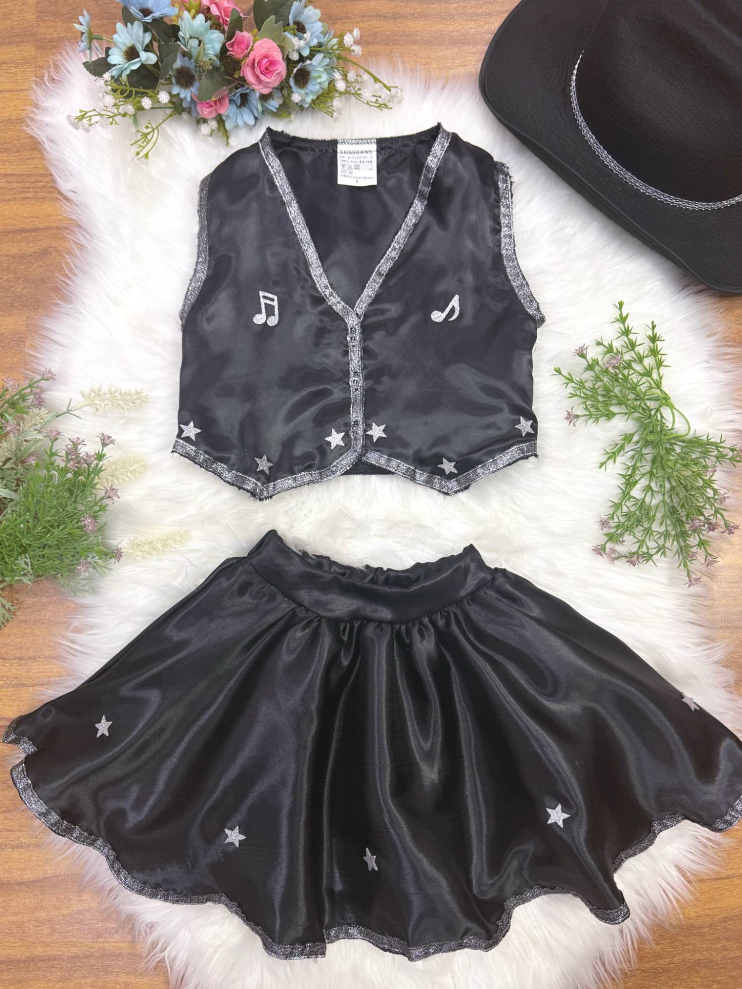 Conjunto Infantil Boiadeira em Cetim com Colete e Saia Godê para Festa Country
