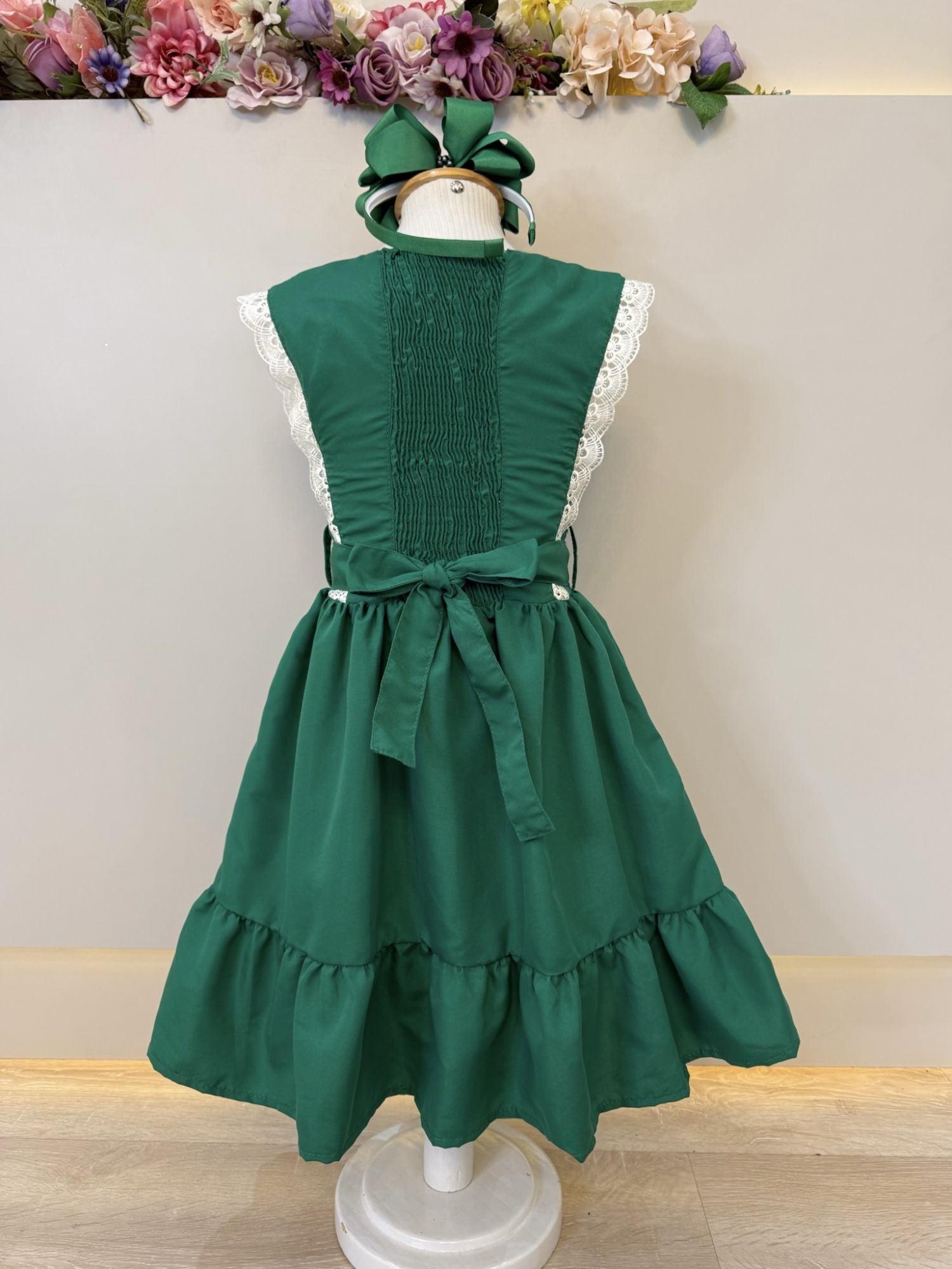 Vestido Infantil Verde Bandeira C/ Guipir Cinto Broche Festas
