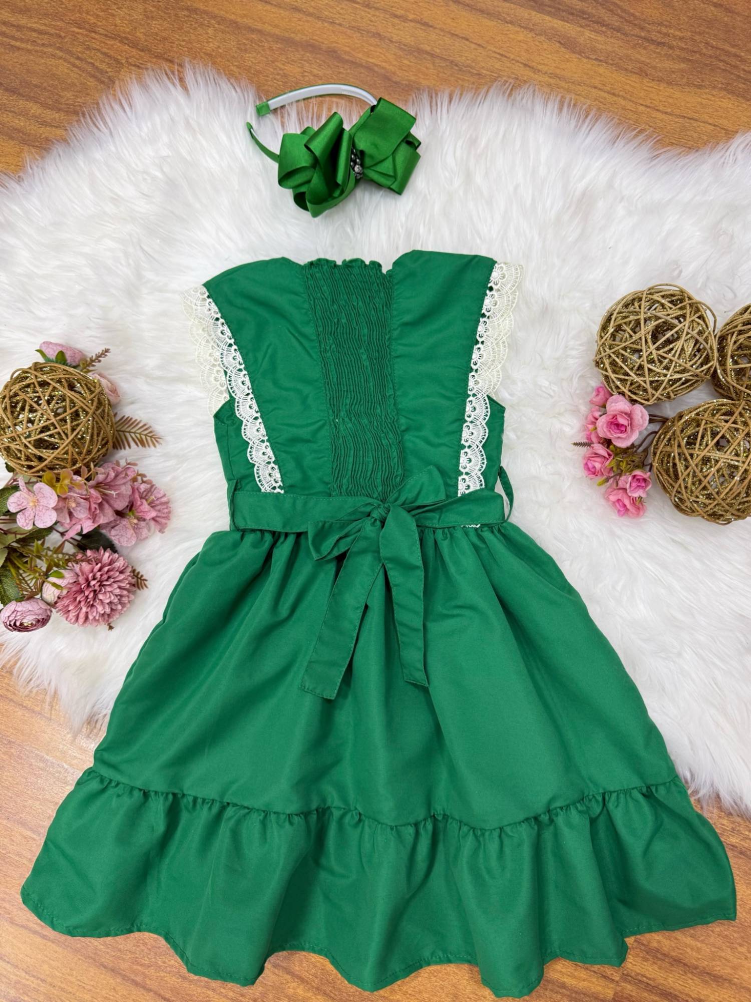 Vestido Infantil Verde Bandeira C/ Guipir Cinto Broche Festas