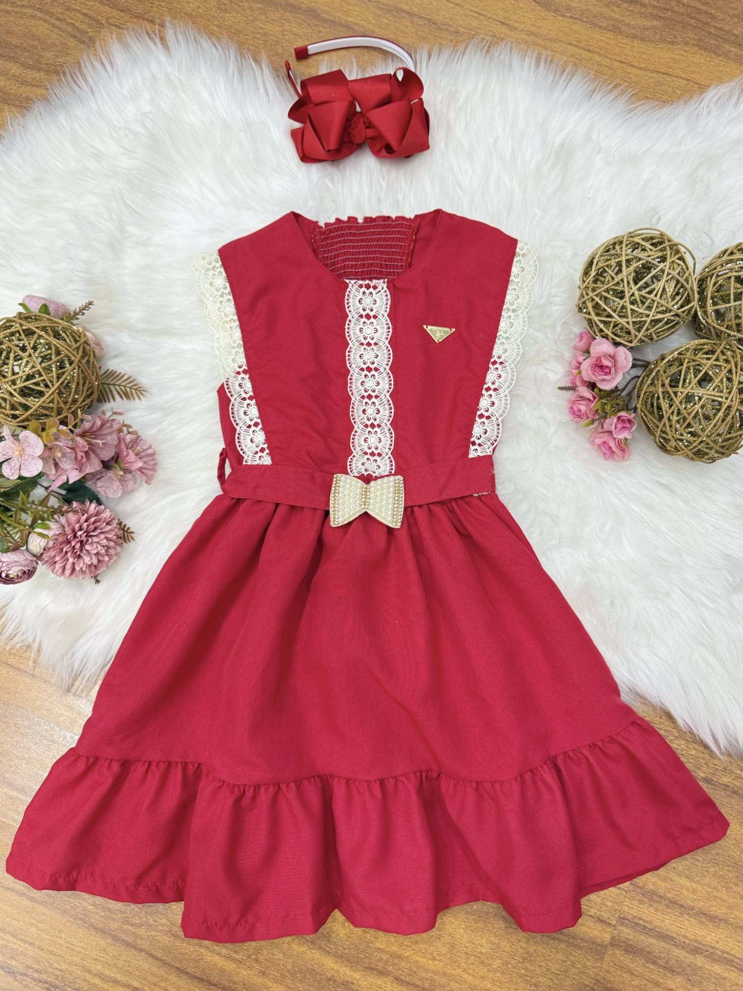 Vestido Infantil Vermelho com Detalhes em Guipir e Cinto para Festas