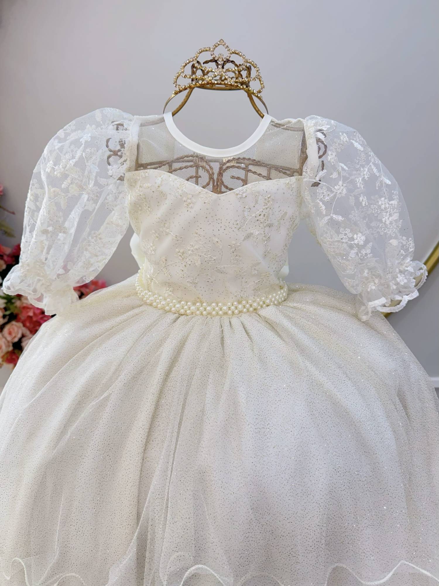 Vestido Infantil Off White Com Busto Bordado E Pérolas Para Daminhas De Festas