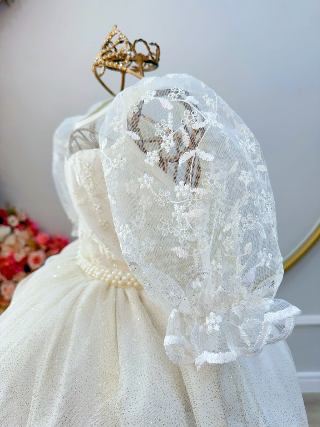 Vestido Infantil Off White Com Busto Bordado E Pérolas Para Daminhas De Festas