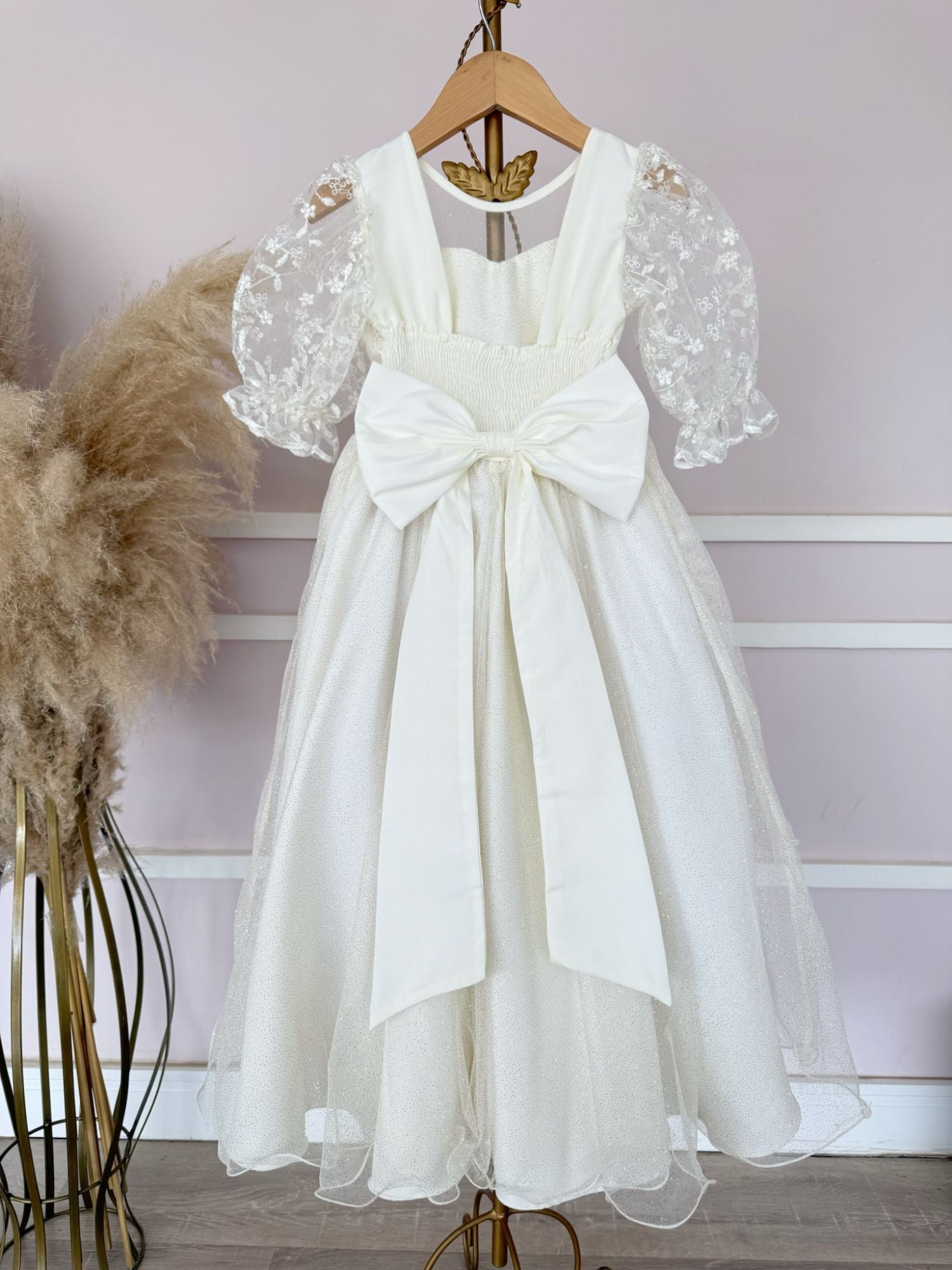 Vestido Infantil Off White Com Busto Bordado E Pérolas Para Daminhas De Festas