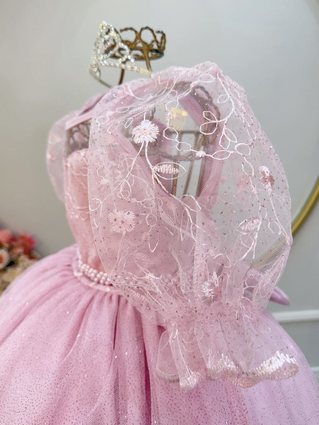 Vestido Infantil Rosa com Busto Bordado e Renda para Daminhas de Festas