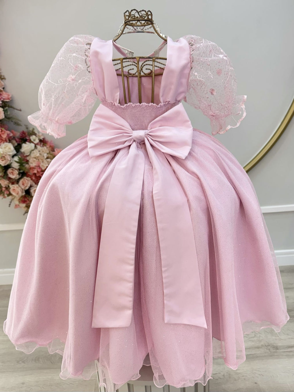 Vestido Infantil Rosa com Busto Bordado e Renda para Daminhas de Festas