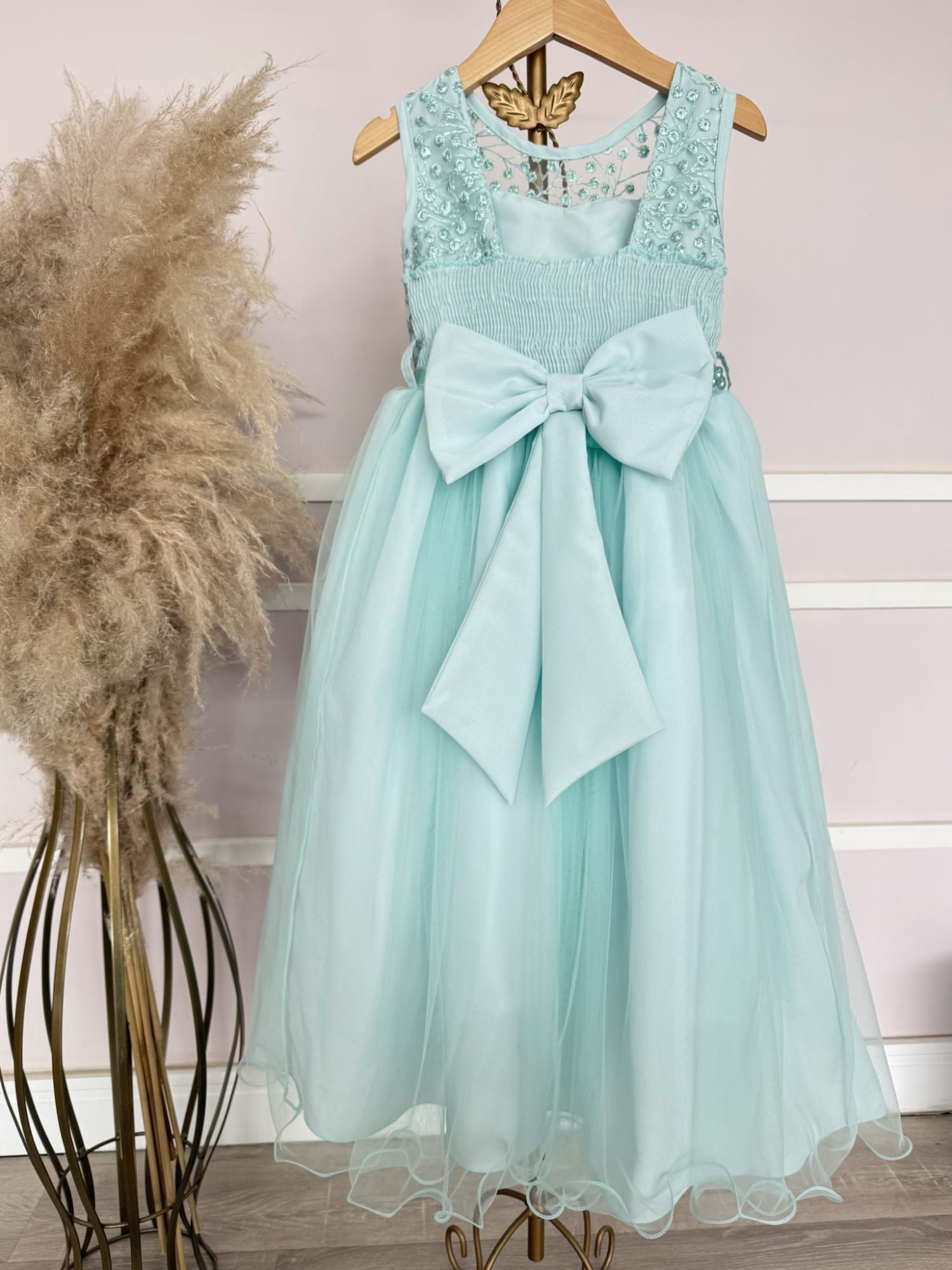 Vestido Infantil Longo Verde Menta com Renda e Pérolas para Festas