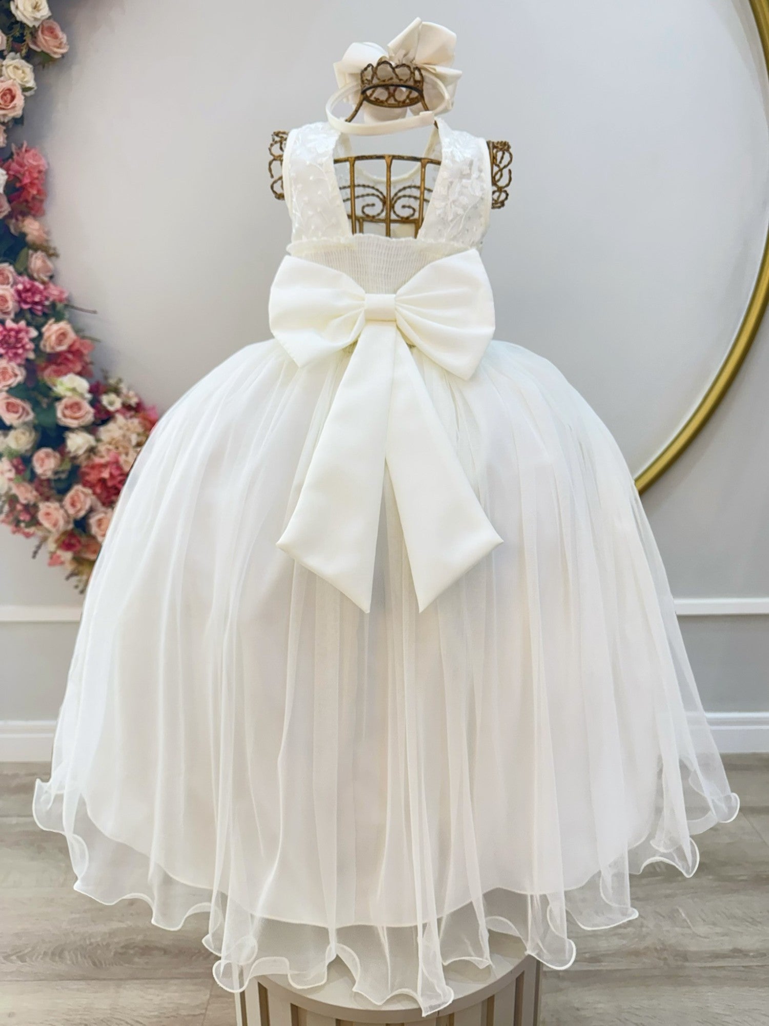 Vestido Infantil Longo Off White Com Renda e Pérolas para Damas de Luxo