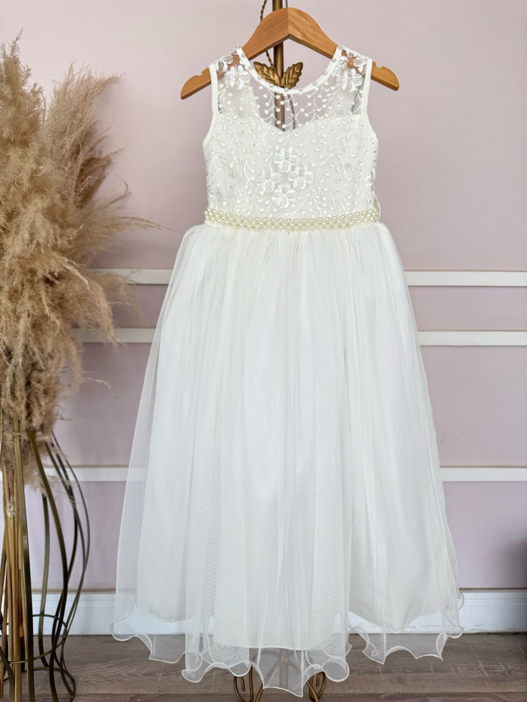 Vestido Infantil Longo Off White Com Renda e Pérolas para Damas de Luxo
