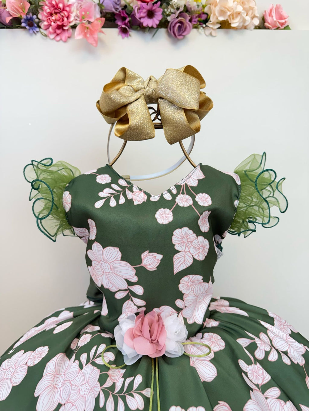 Vestido Infantil Verde Floral Luxuoso com Broche para Festas e Casamentos