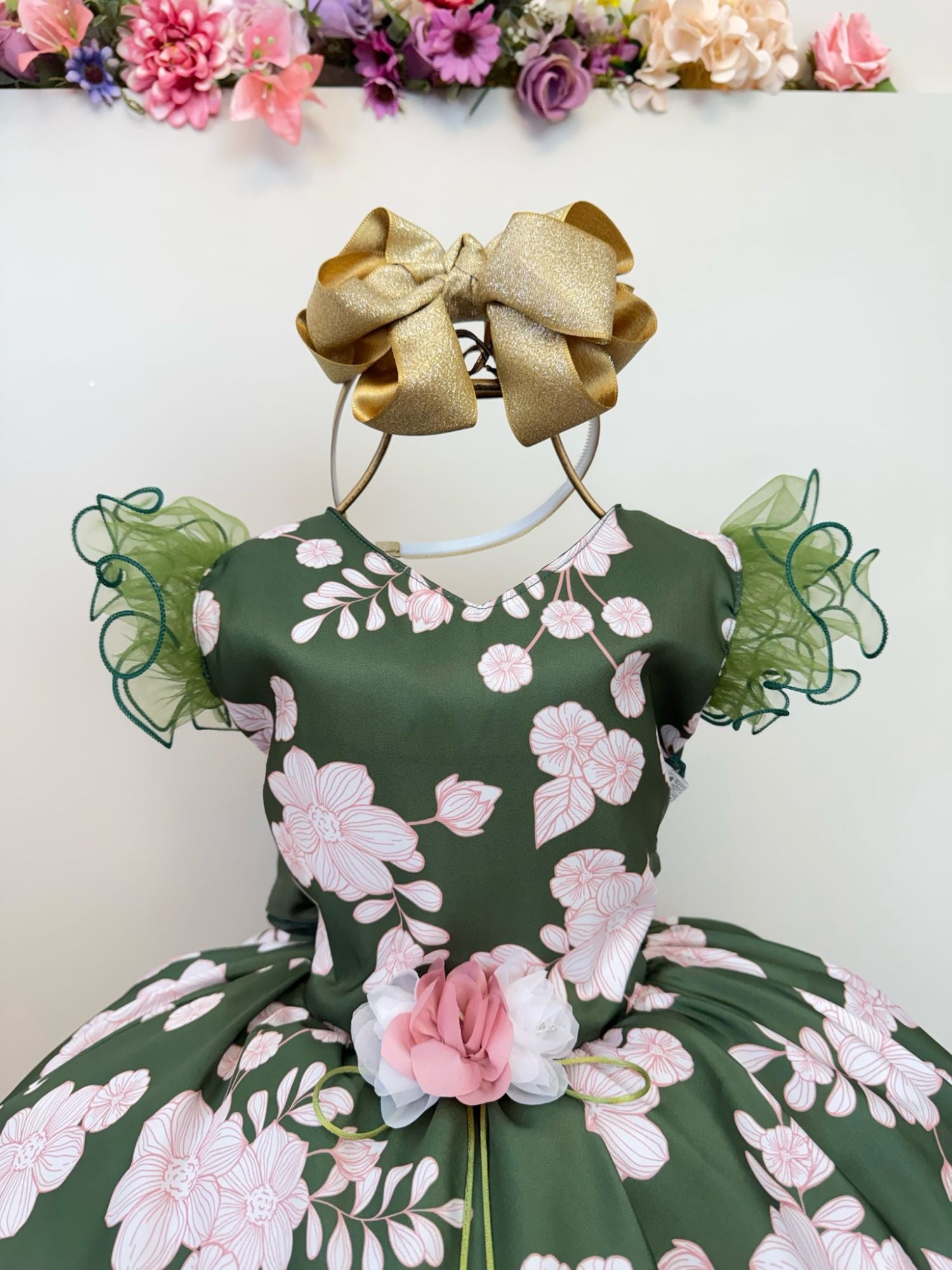 Vestido Infantil Verde Floral Luxuoso com Broche para Festas e Casamentos