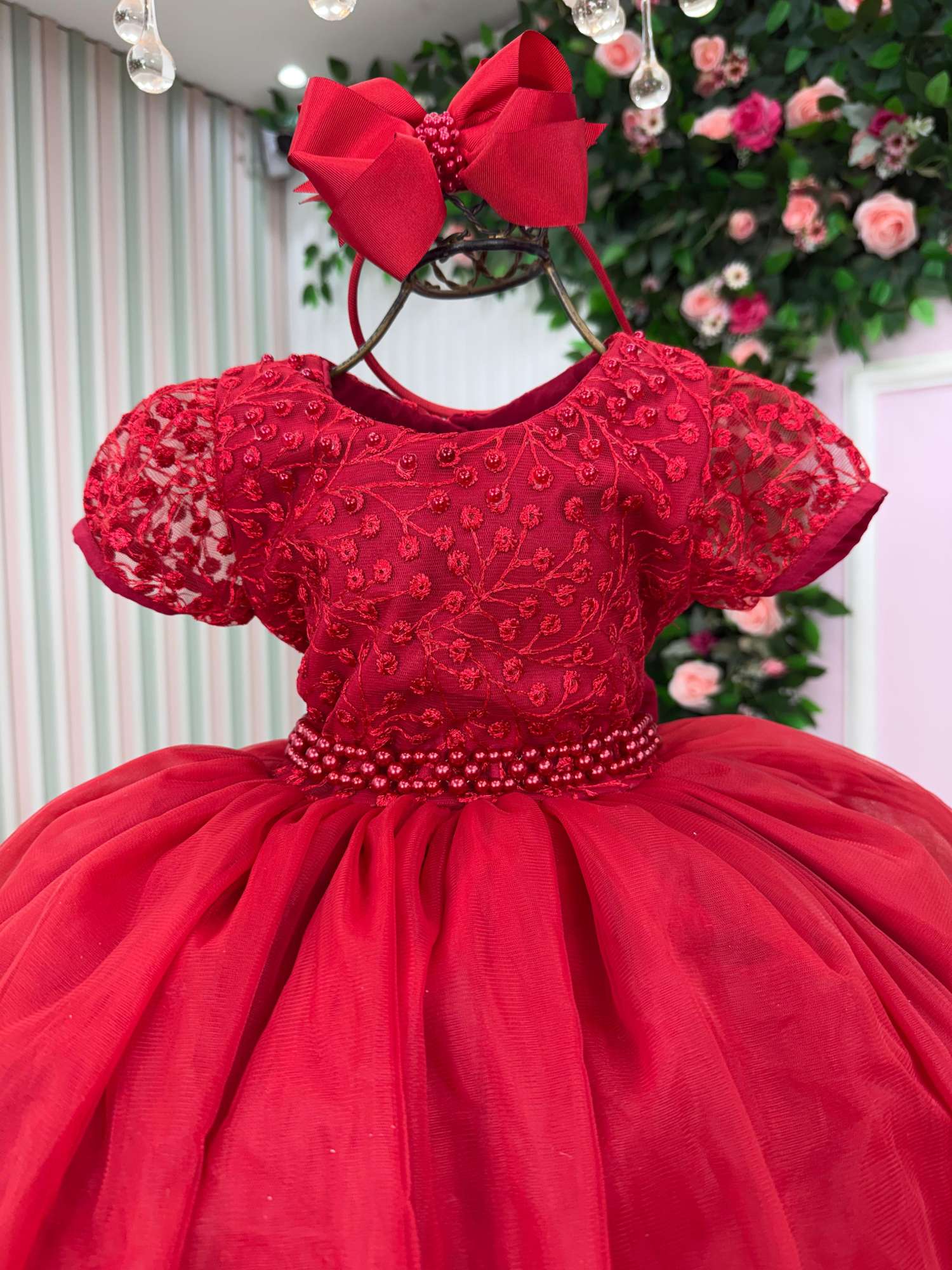Vestido Infantil Vermelho com Tecido Misto e Laço nas Costas