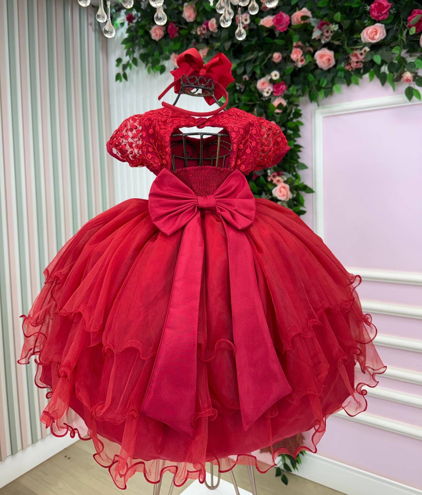 Vestido Infantil Vermelho com Tecido Misto e Laço nas Costas