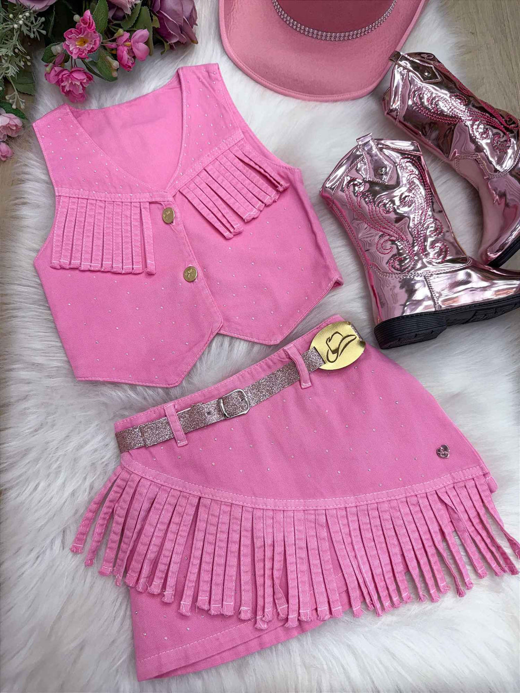 Conjunto Boiadeira com Saia e Colete em Jeans Preto