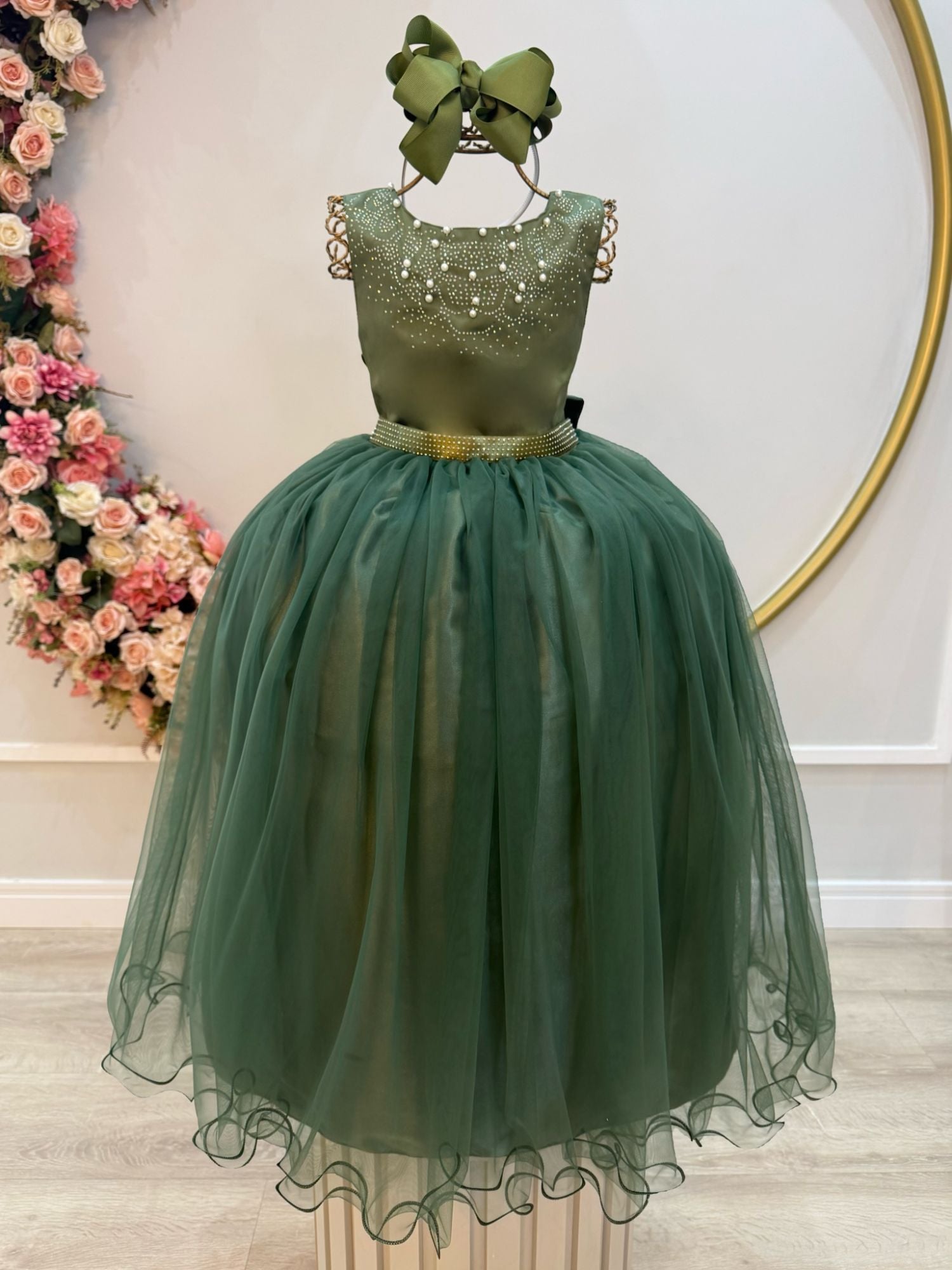 Vestido Longo Verde Oliva Infantil com Pérolas para Damas de Honra