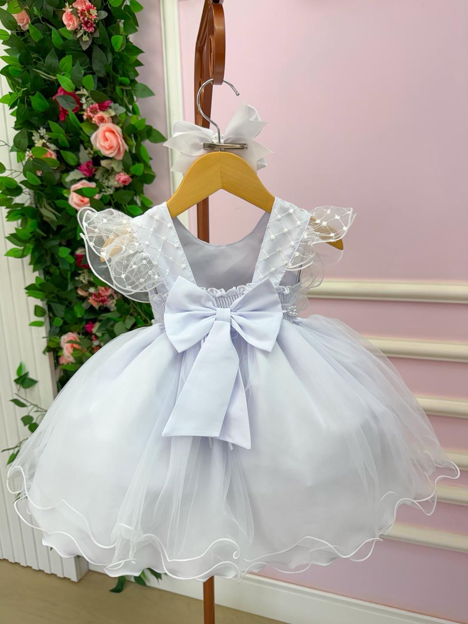 Vestido Infantil Branco em Tule com Detalhes em Pérolas