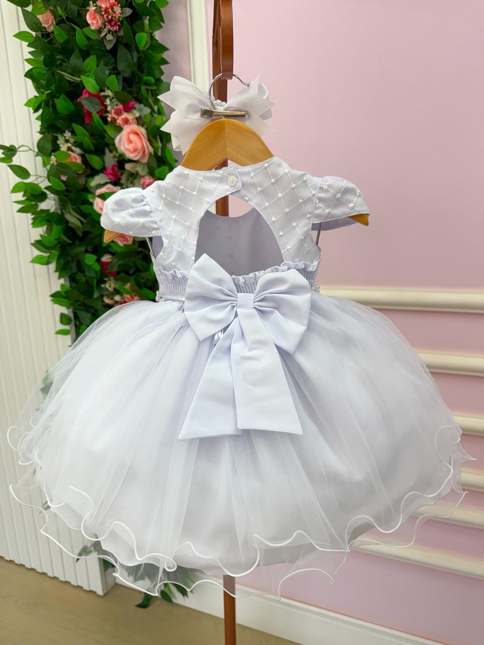 Vestido Infantil Branco em Tule Bordado para Momentos Especiais