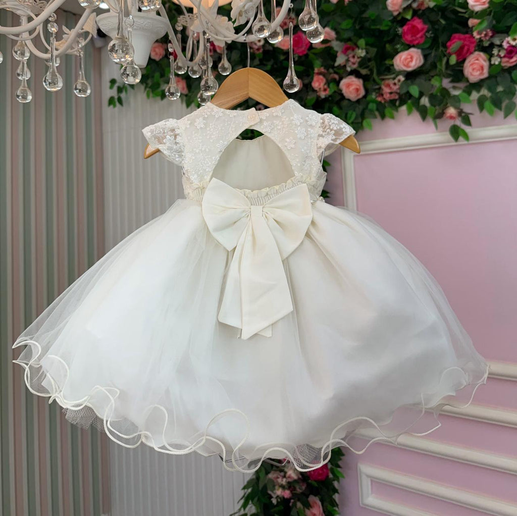Vestido Infantil Off com Tule Bordado e Saia Rodada