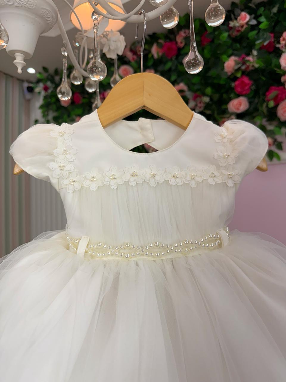 Vestido Infantil Off com Tule e Apliques de Flores