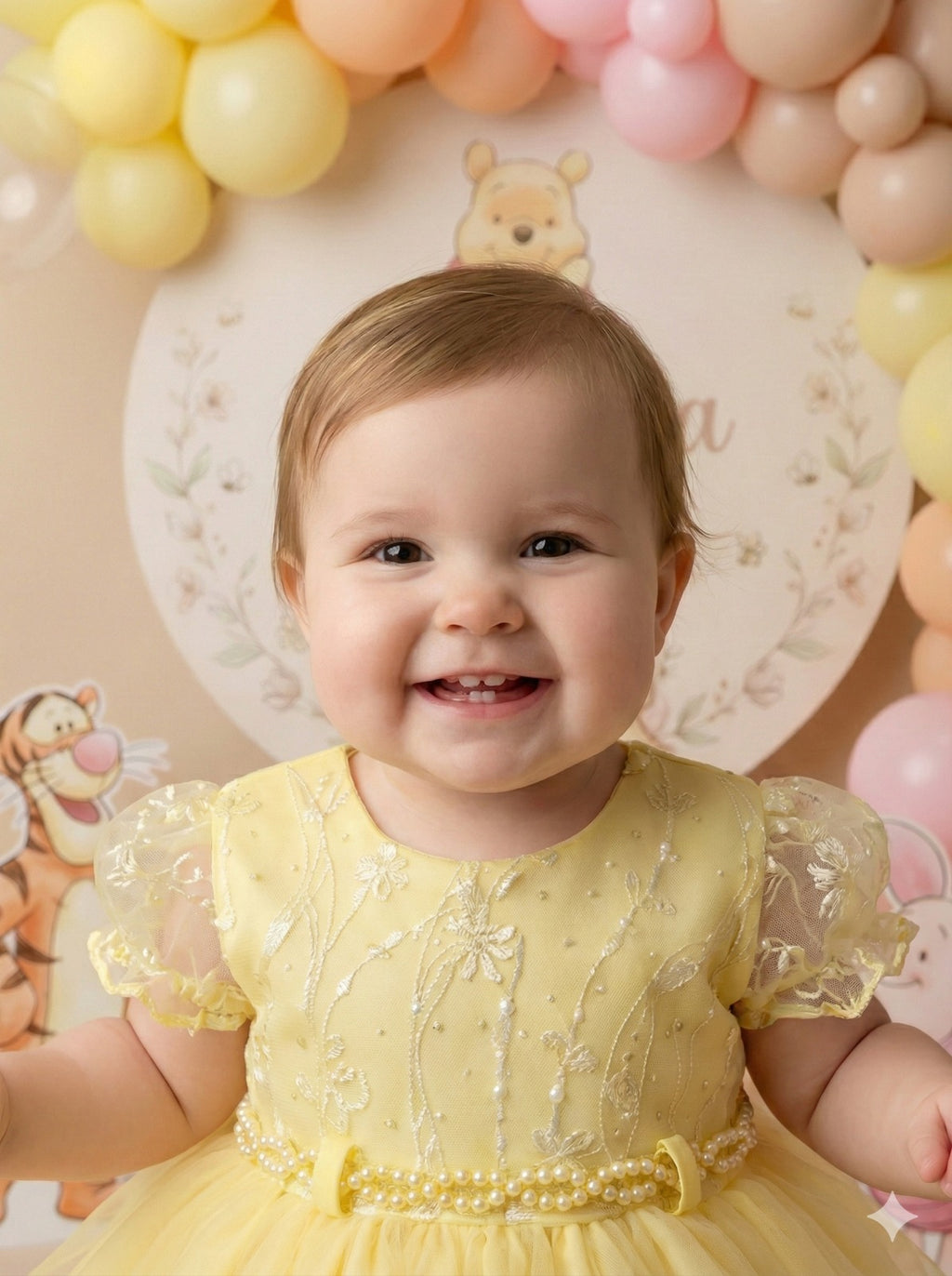 Vestido Infantil Amarelo em Tule com Detalhes em Pérolas