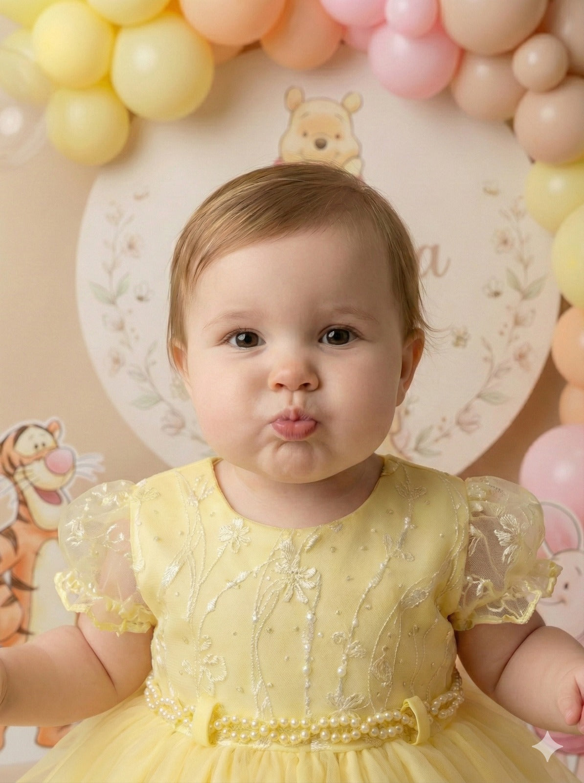 Vestido Infantil Amarelo em Tule com Detalhes em Pérolas