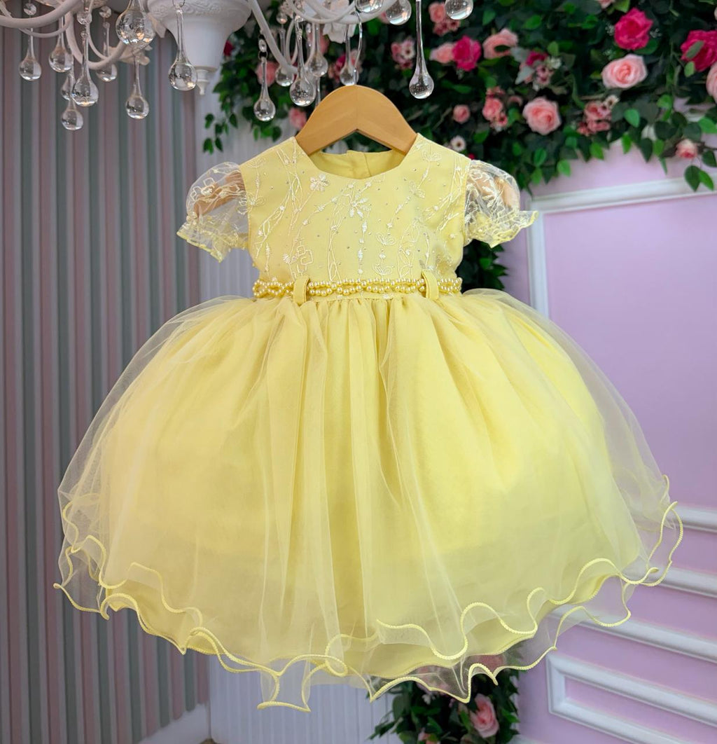 Vestido Infantil Amarelo em Tule com Detalhes em Pérolas