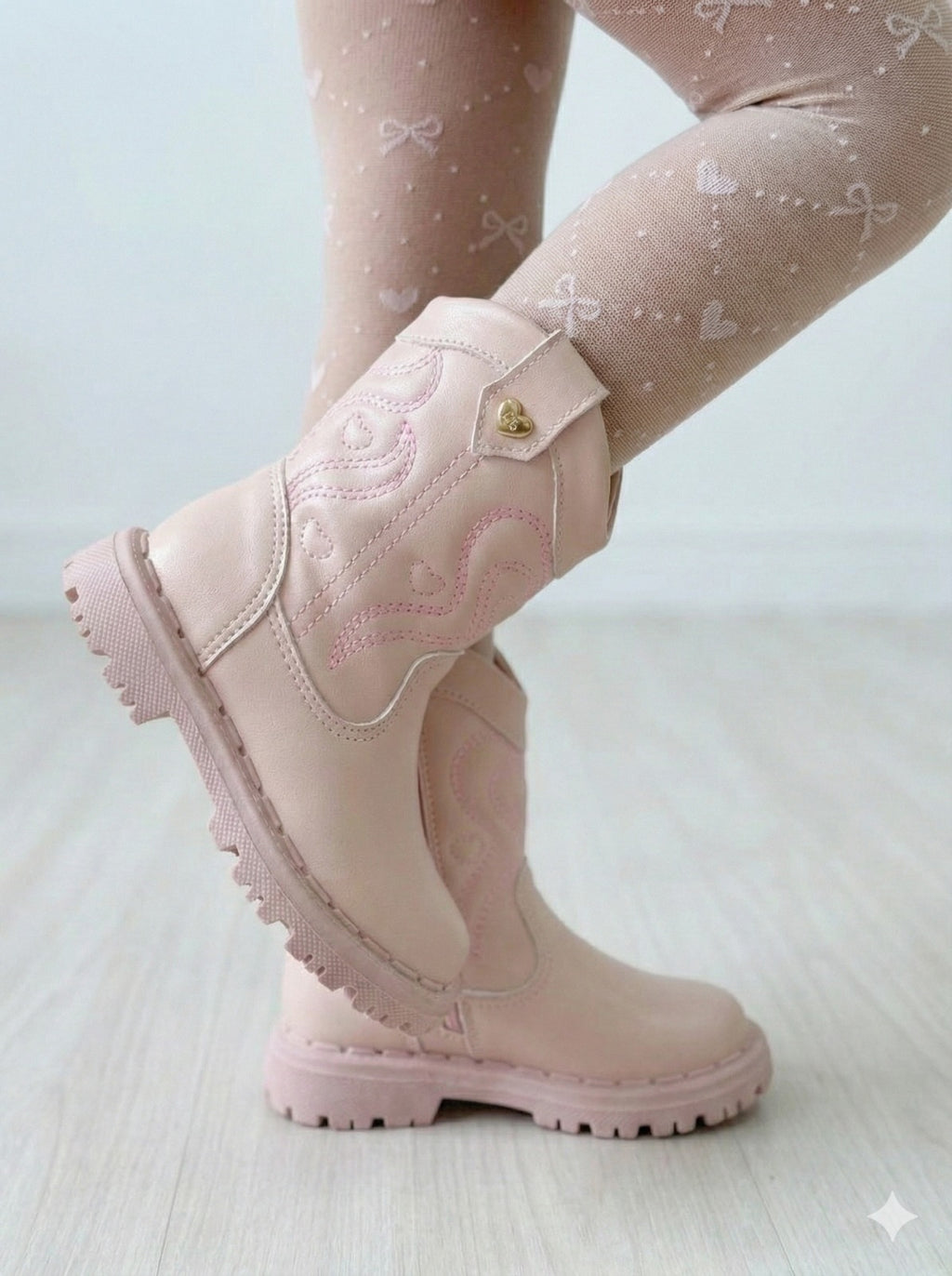 Bota Infantil Estilo Texana com Detalhes em Strass