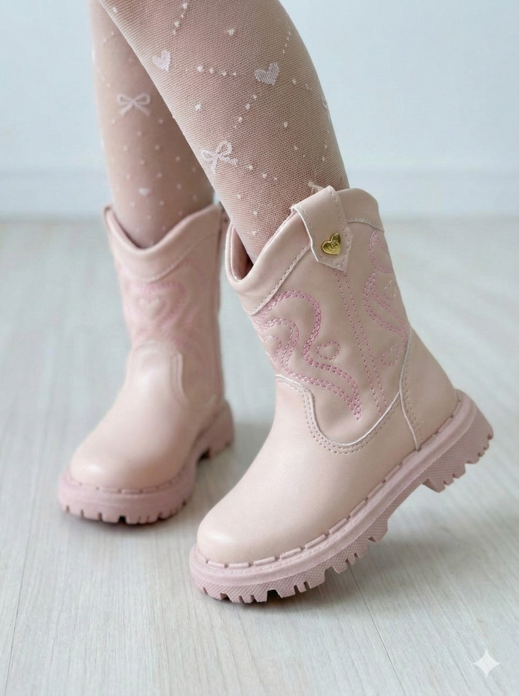 Bota Infantil Estilo Texana com Detalhes em Strass