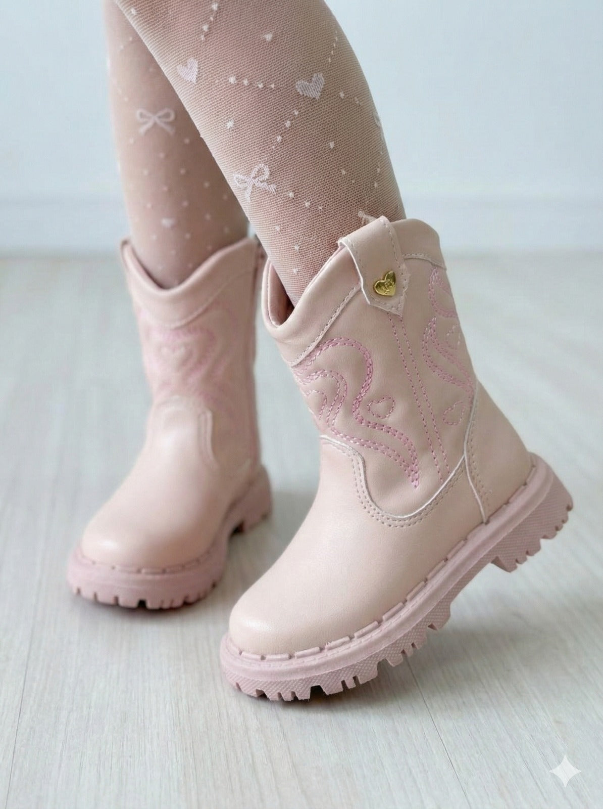 Bota Infantil Estilo Texana com Detalhes em Strass