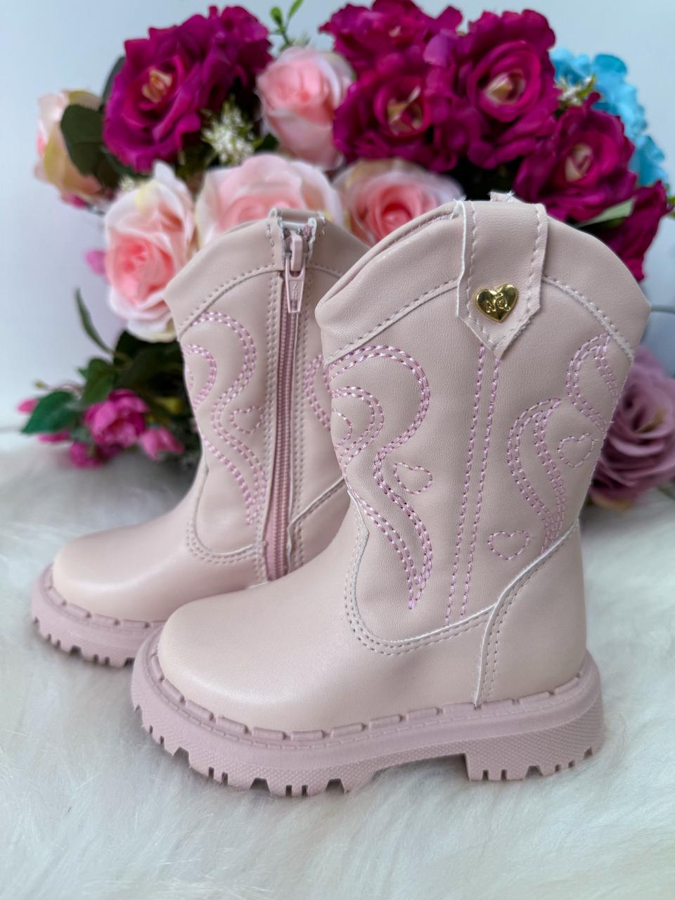 Bota Infantil Estilo Texana com Detalhes em Strass