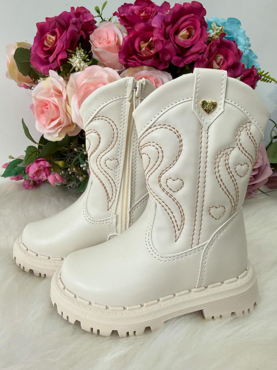 Bota Infantil Estilo Texana Boiadeira com Detalhes em Strass