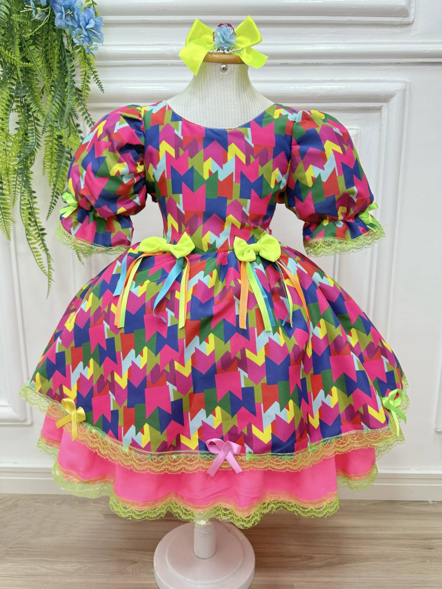 Vestido Infantil Junino Arraiá Caipira Bandeirinhas Coloridas