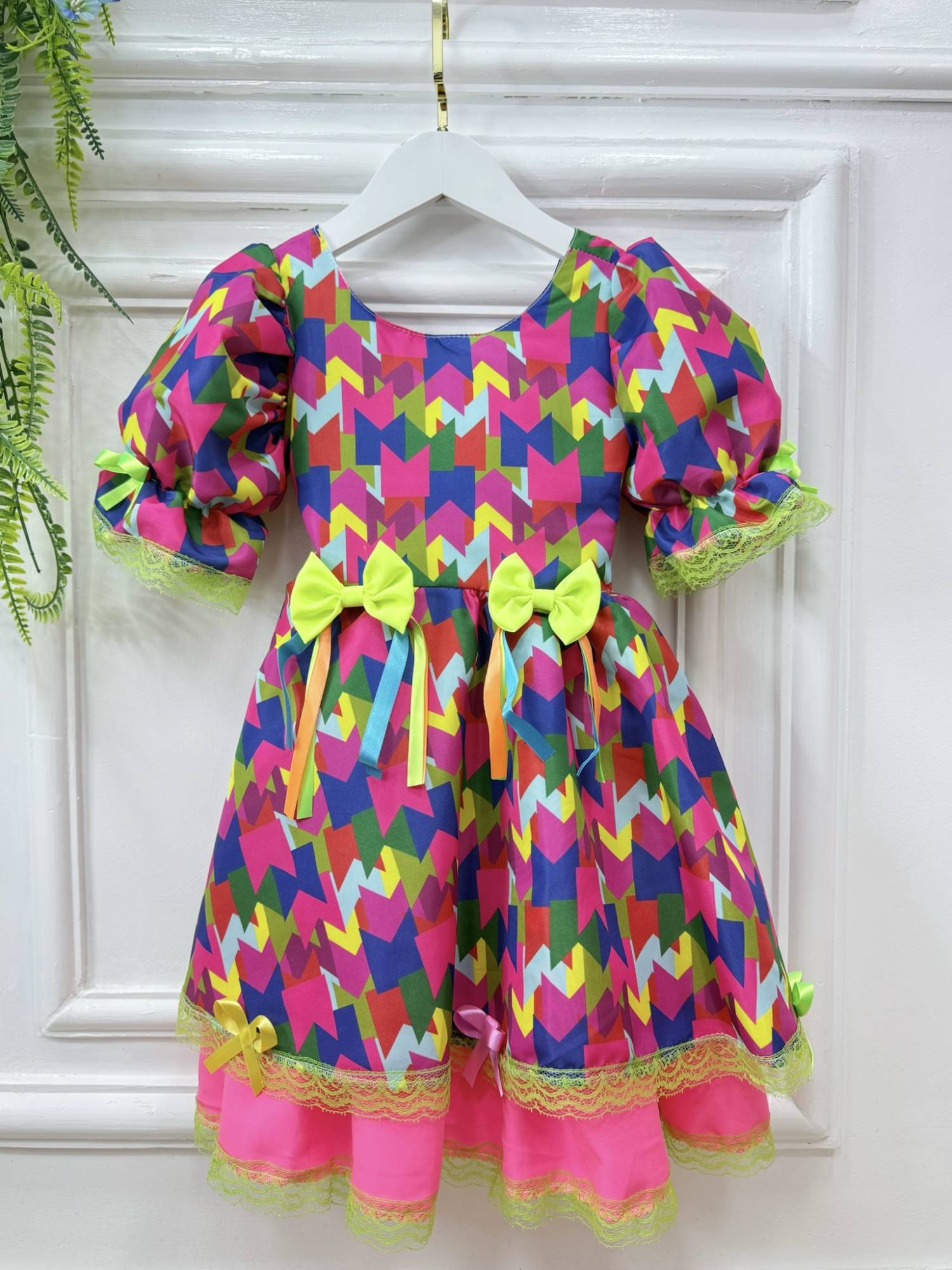 Vestido Infantil Junino Arraiá Caipira Bandeirinhas Coloridas