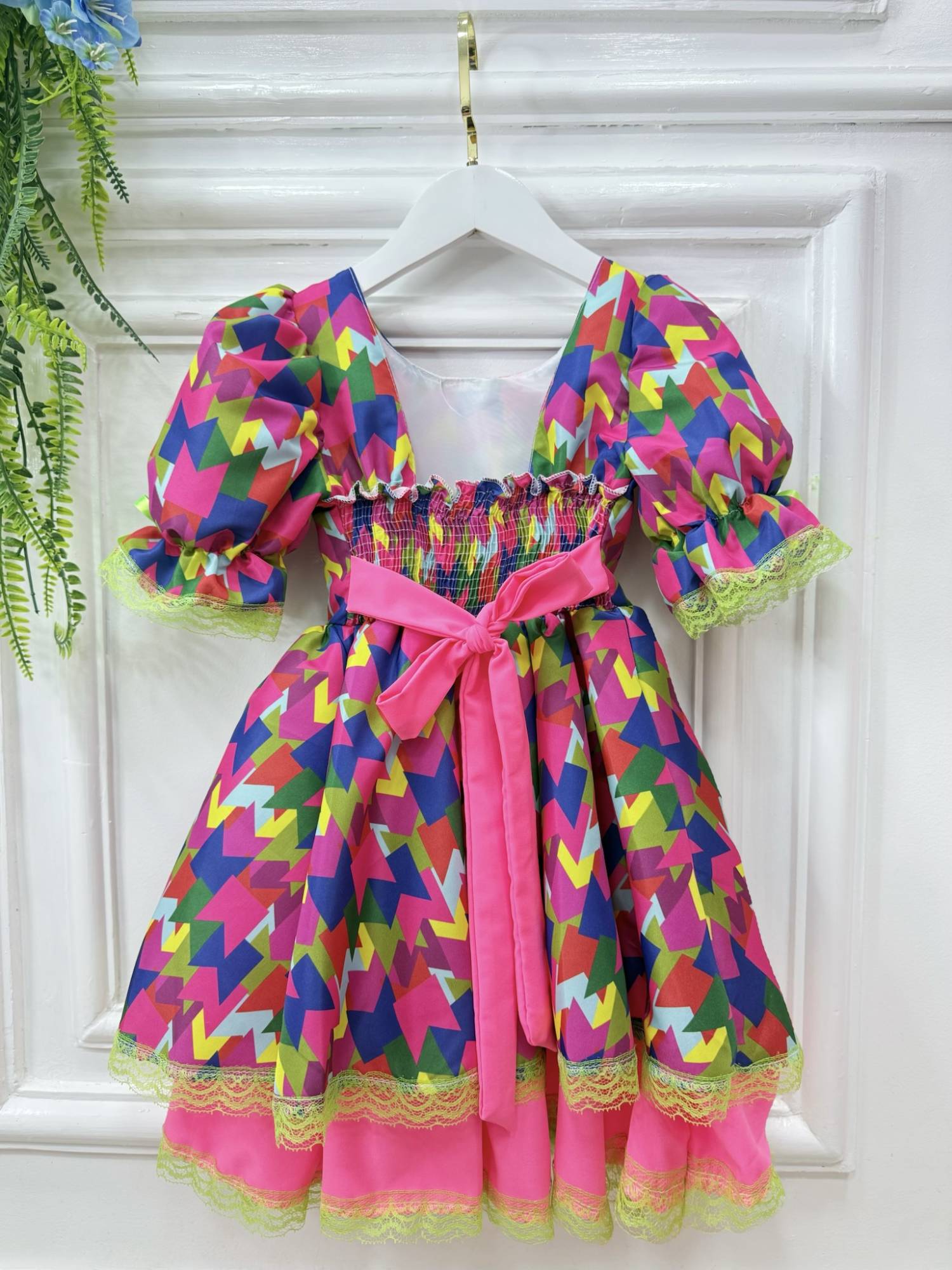 Vestido Infantil Junino Arraiá Caipira Bandeirinhas Coloridas