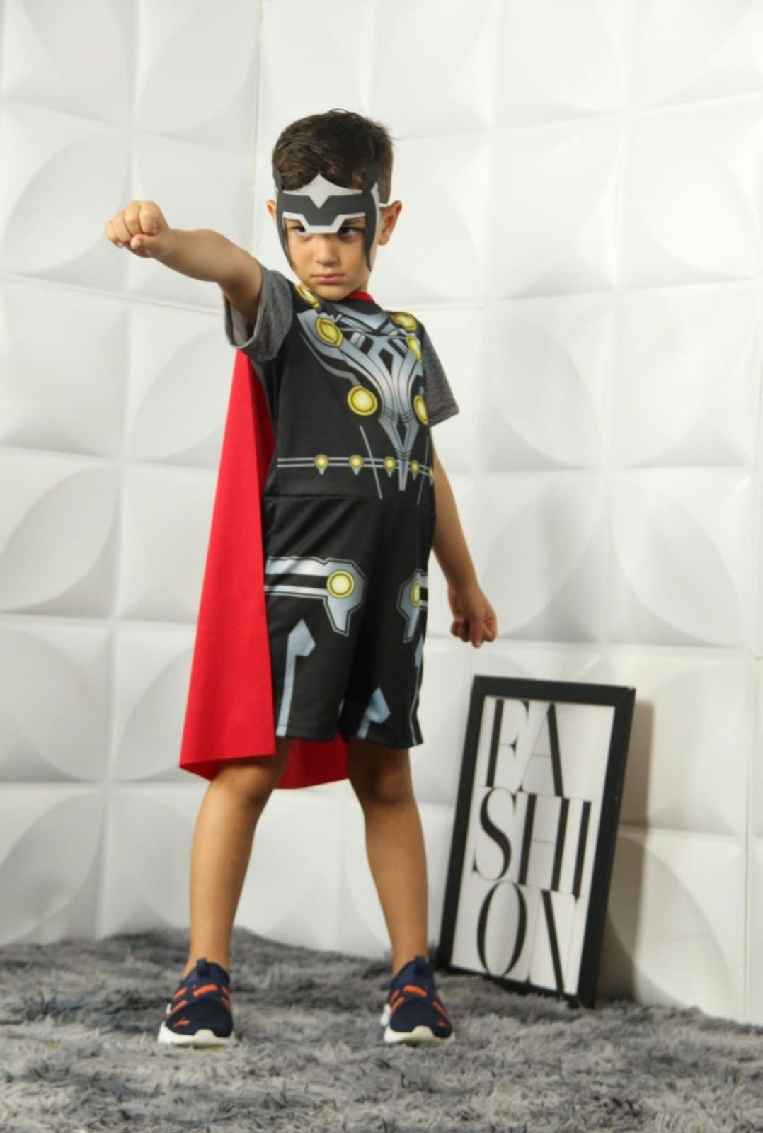 Fantasia Thor Vermelha e Amarela em Elanca com Máscara