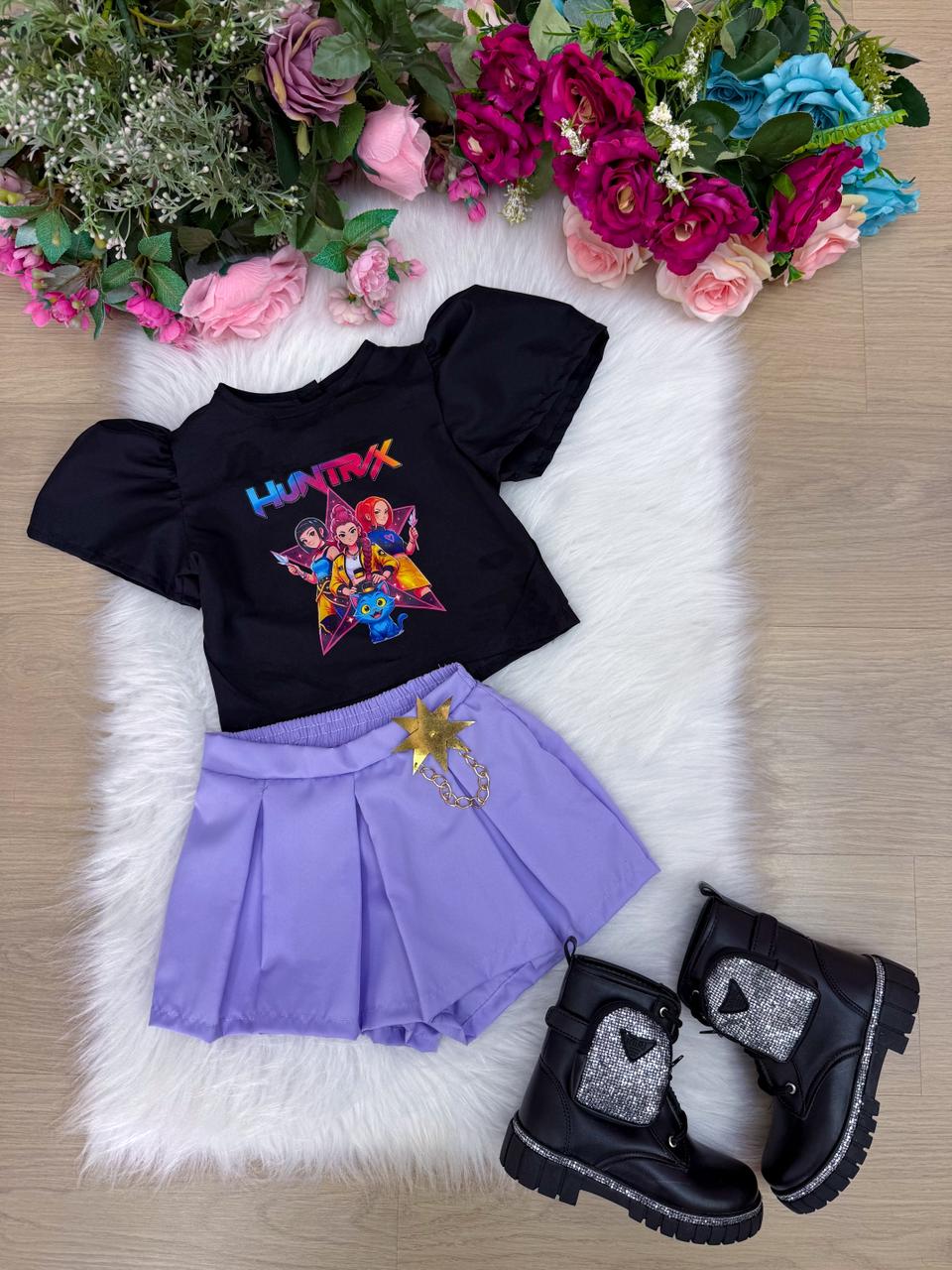 Conjunto Infantil Estiloso com Camiseta Preta e Short Saia Lilás