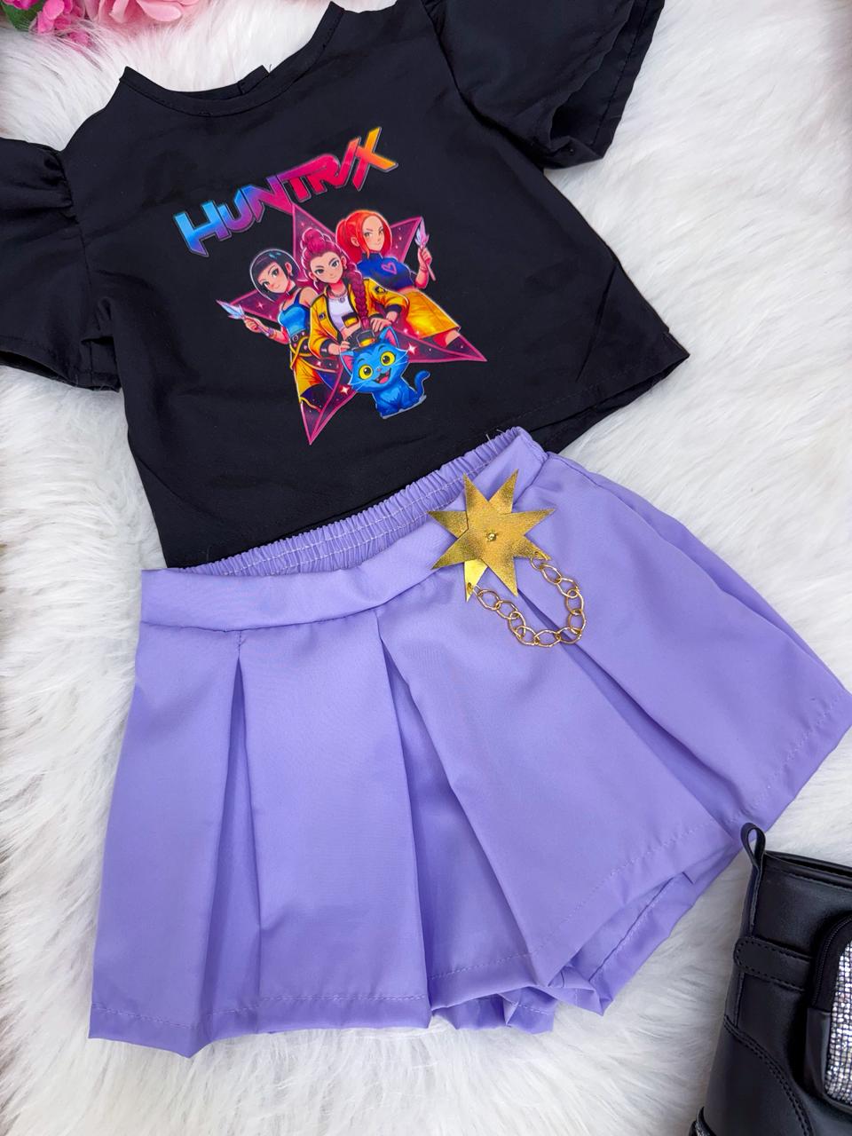 Conjunto Infantil Estiloso com Camiseta Preta e Short Saia Lilás