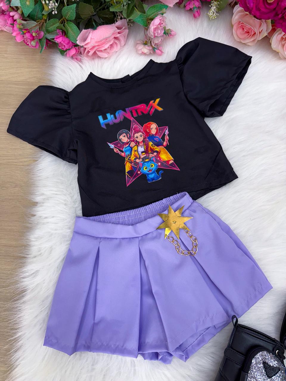 Conjunto Infantil Estiloso com Camiseta Preta e Short Saia Lilás