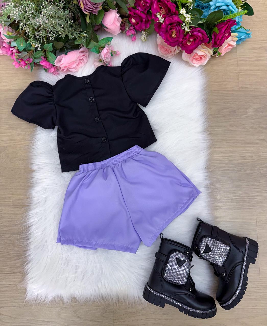 Conjunto Infantil Estiloso com Camiseta Preta e Short Saia Lilás