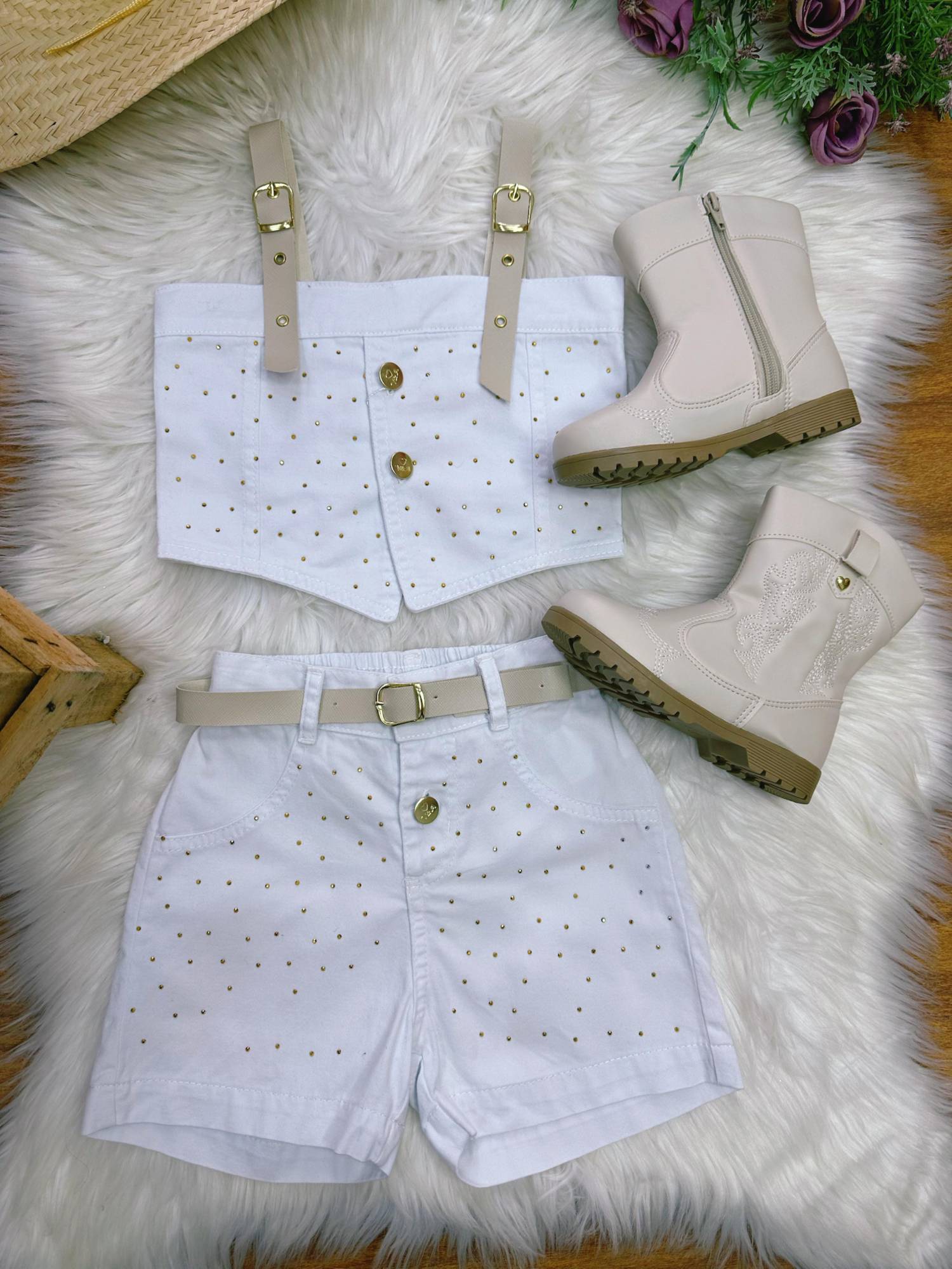 Conjunto Infantil Blusa e Short Branco em Sarja Casual