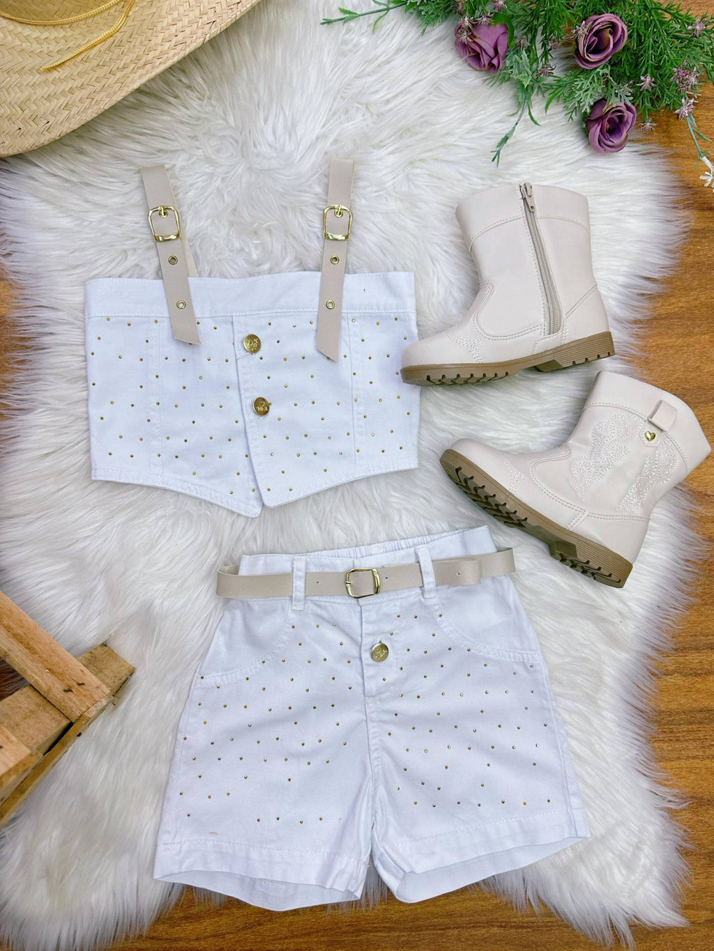 Conjunto Infantil Blusa e Short Branco em Sarja Casual