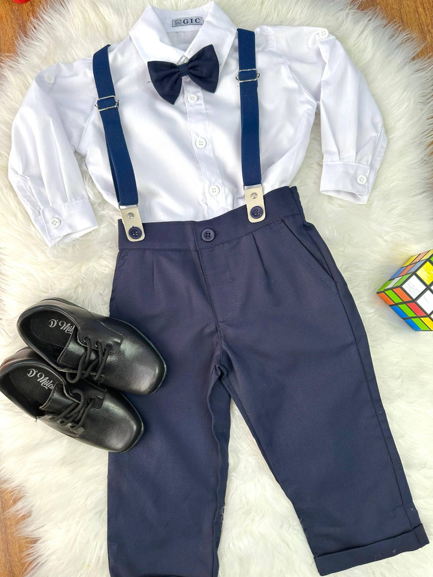 Conjunto Social Luxo Camisa Branca e Calça Azul Escuro com Suspensório
