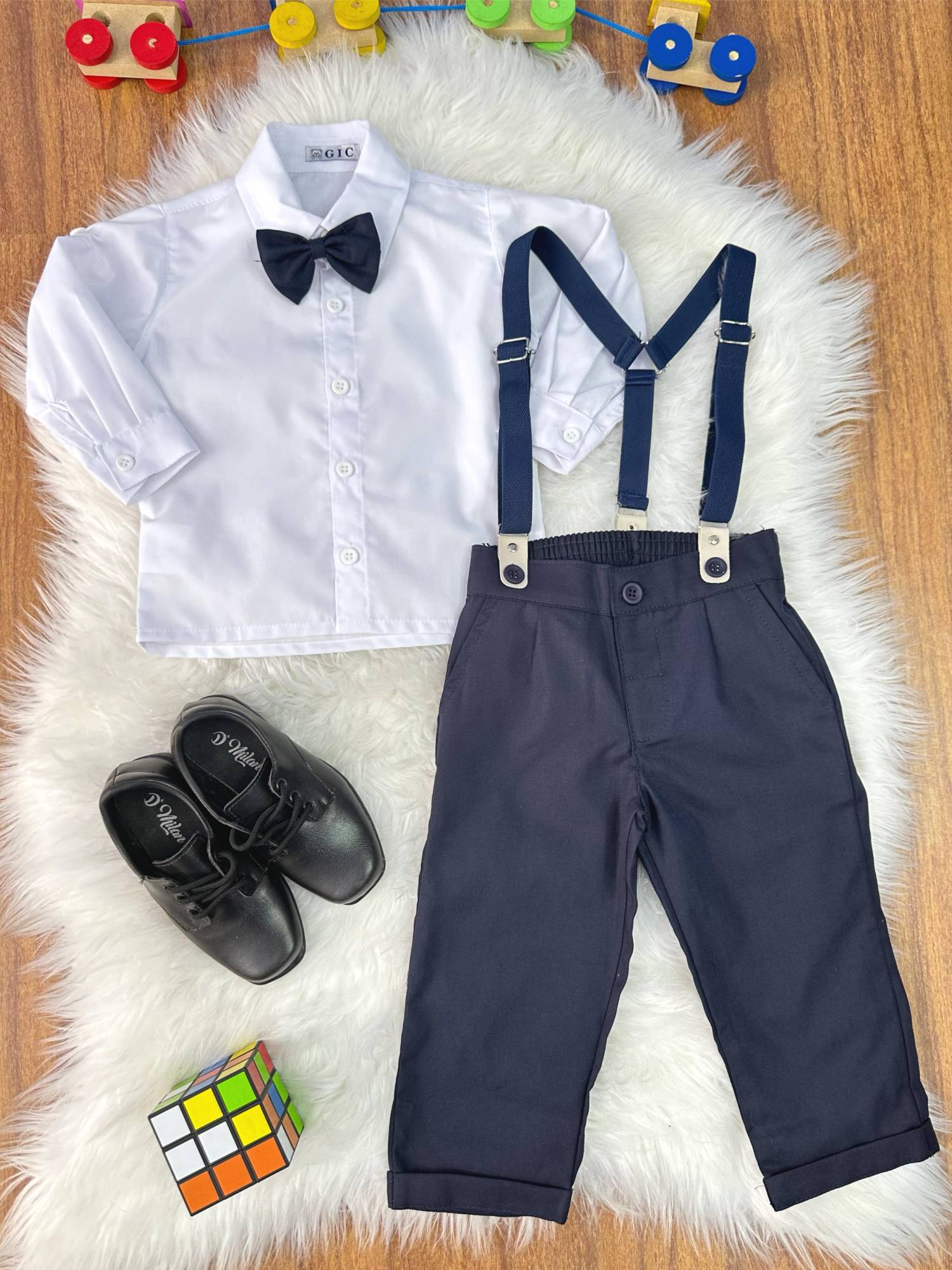 Conjunto Social Luxo Camisa Branca e Calça Azul Escuro com Suspensório