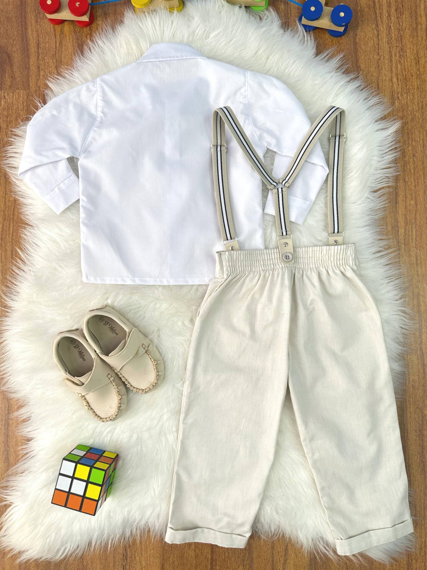 Conjunto Social Luxo Camisa Branca e Calça Bege com Suspensório
