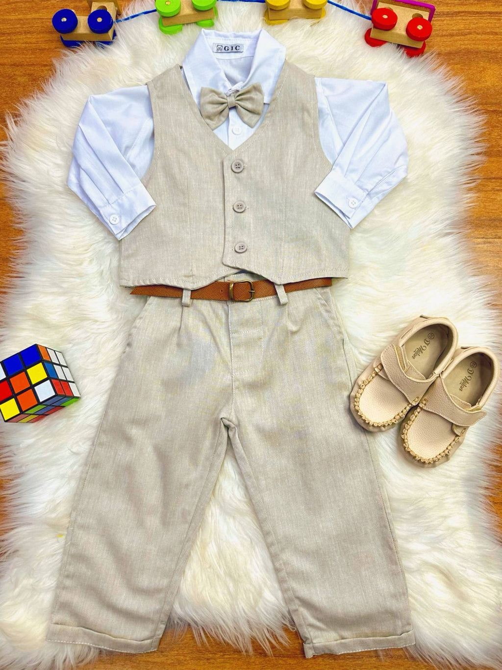 Conjunto Social Luxo Pajem Bege com Colete e Camisa Branca