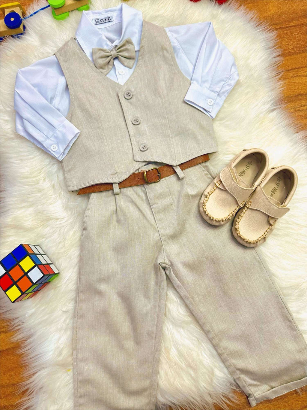 Conjunto Social Luxo Pajem Bege com Colete e Camisa Branca