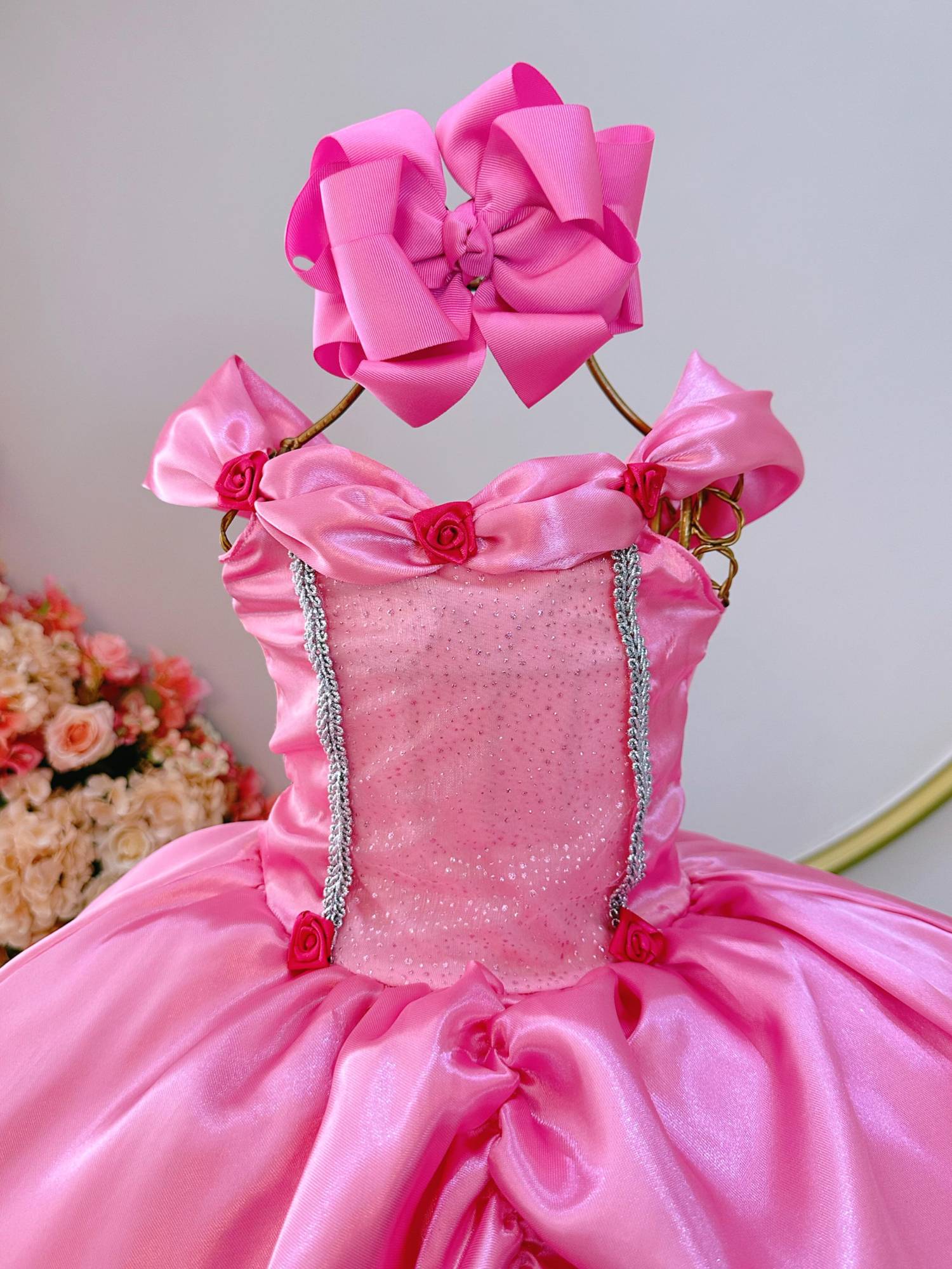Fantasia Infantil Rosa com Estampa de Princesas Bela Adormecida e Aurora