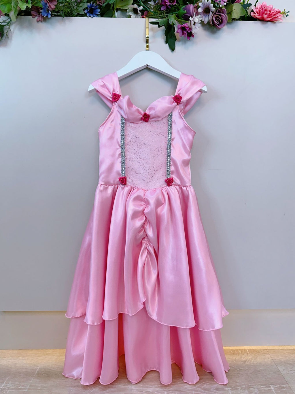 Fantasia Infantil Rosa com Estampa de Princesas Bela Adormecida e Aurora